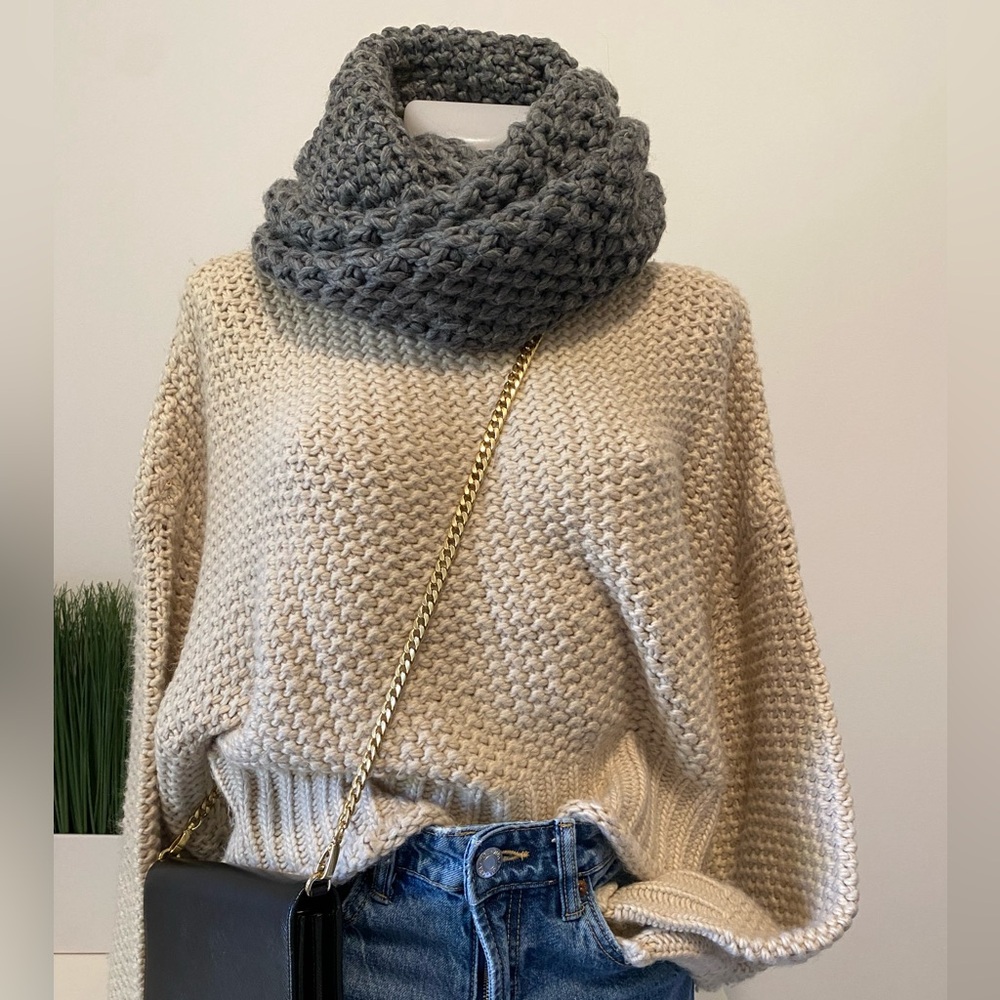 Old Navy Grey infinity scarf